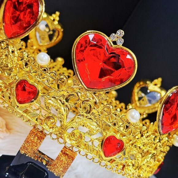 Queen of Heart Crown, Valentine Crown, Heart Crown, Gold Crown, Princess Crown main image 4